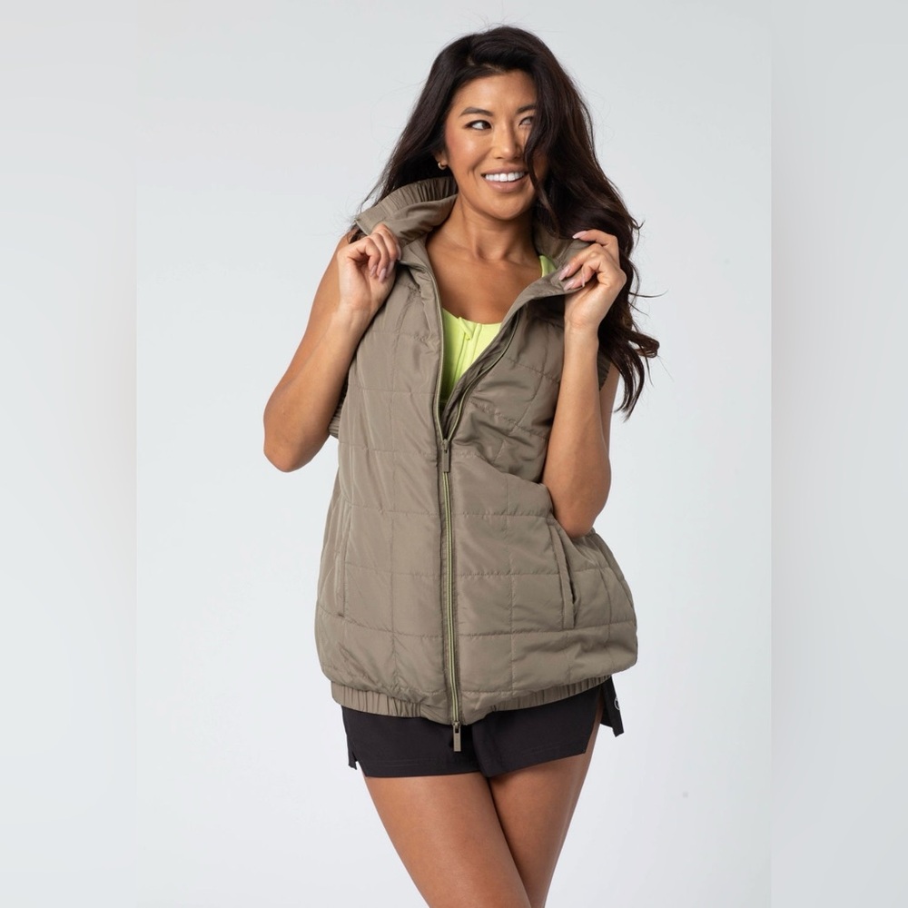 Savvi Orion Packable Vest in Burnt Sage